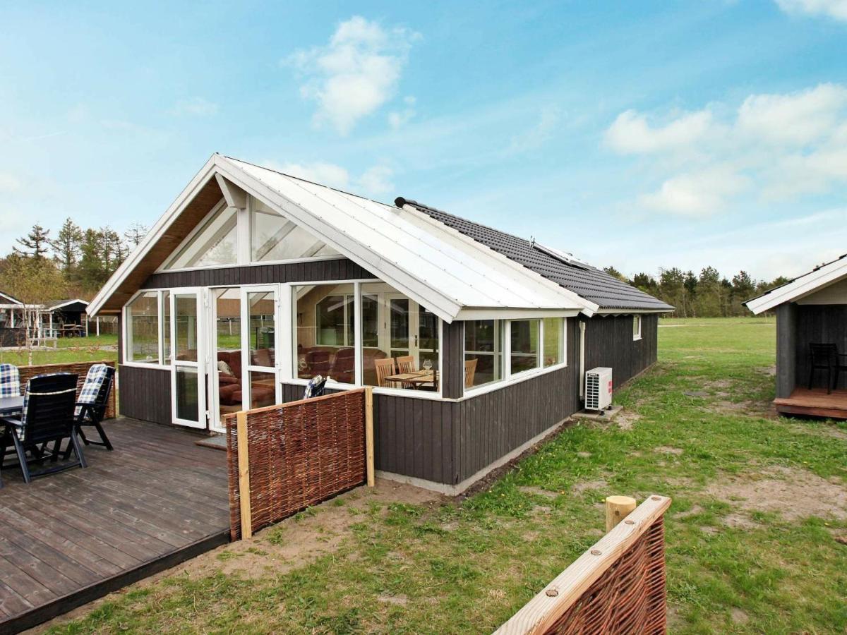 8 Person Holiday Home In Hovborg Bagian luar foto